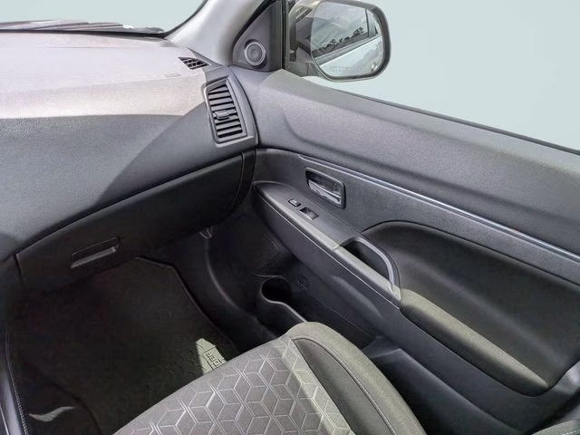 2022 Alloy Silver Metallic Mitsubishi Outlander Sport 2.0 ES FWD SUV