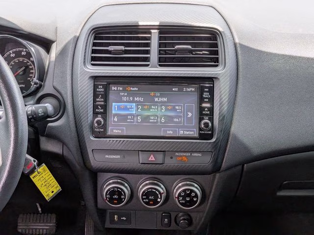 2022 Alloy Silver Metallic Mitsubishi Outlander Sport 2.0 ES FWD SUV