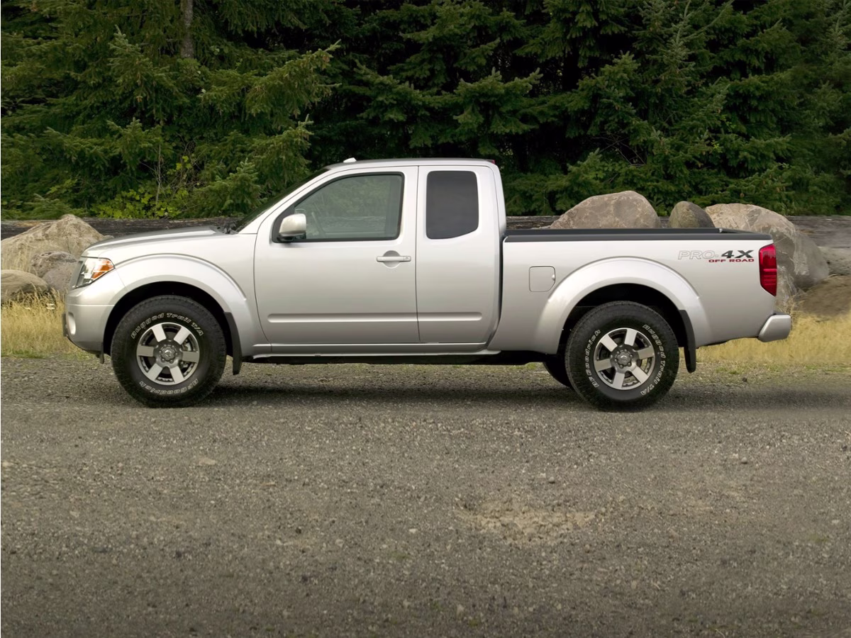 2017 Gun Metallic Nissan Frontier SV 4X4 Truck
