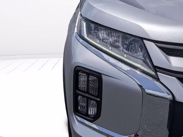 2022 Alloy Silver Metallic Mitsubishi Outlander Sport 2.0 ES FWD SUV