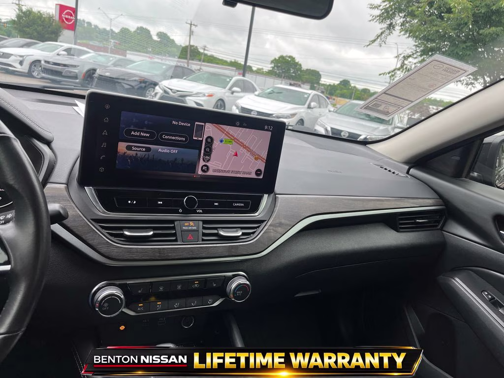 2024 Super Black Clearcoat Nissan Altima 2.5 SV FWD Sedan