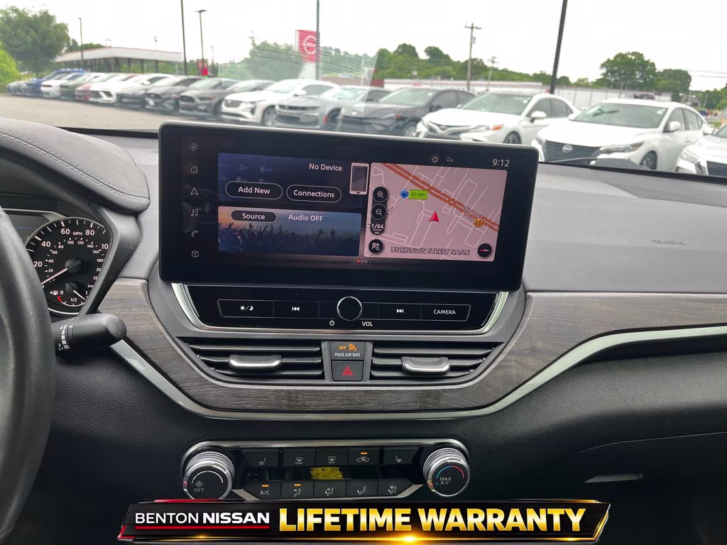 2024 Super Black Clearcoat Nissan Altima 2.5 SV FWD Sedan