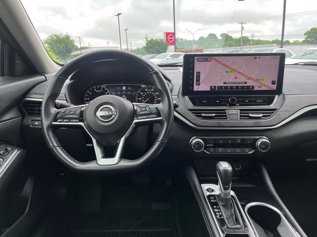 2024 Super Black Clearcoat Nissan Altima 2.5 SV FWD Sedan