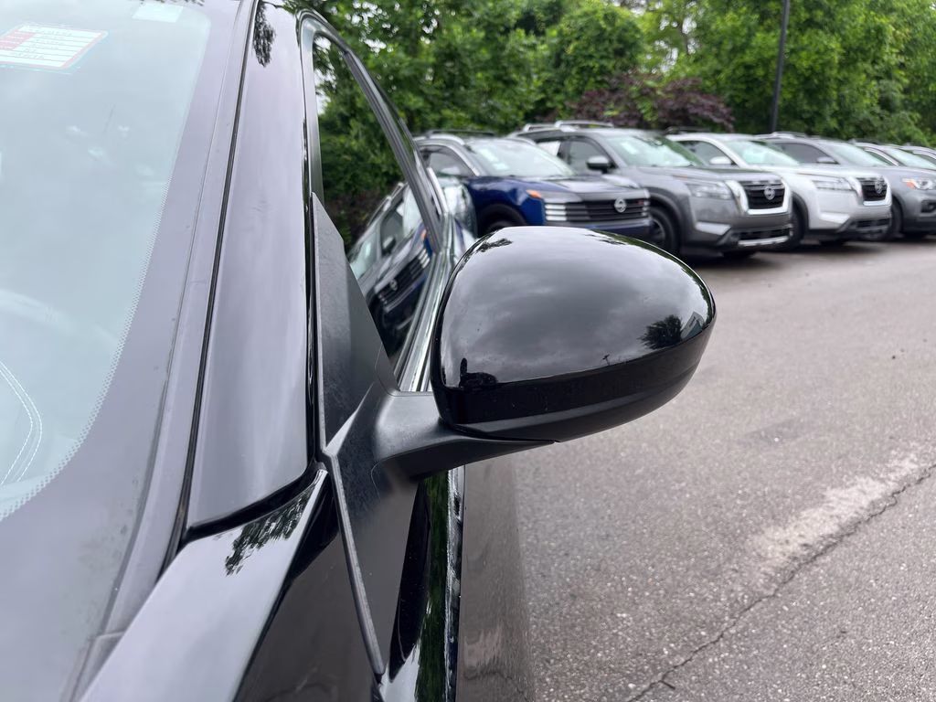 2024 Super Black Clearcoat Nissan Altima 2.5 SV FWD Sedan
