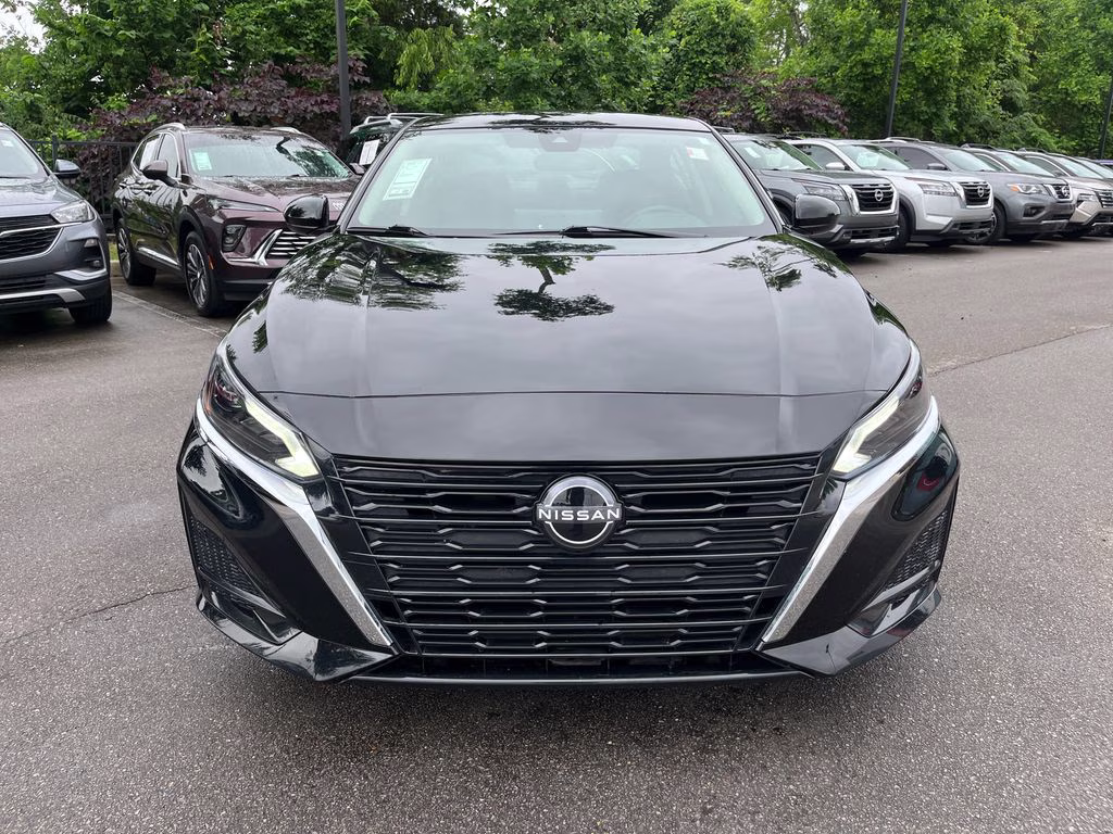 2024 Super Black Clearcoat Nissan Altima 2.5 SV FWD Sedan