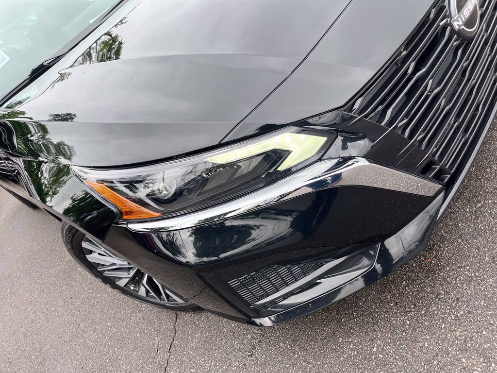 2024 Super Black Clearcoat Nissan Altima 2.5 SV FWD Sedan