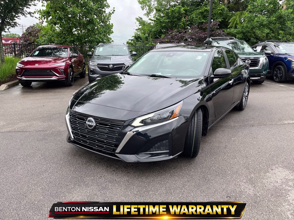 2024 Super Black Clearcoat Nissan Altima 2.5 SV FWD Sedan