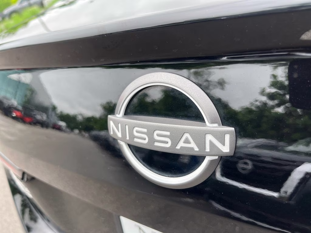 2024 Super Black Clearcoat Nissan Altima 2.5 SV FWD Sedan