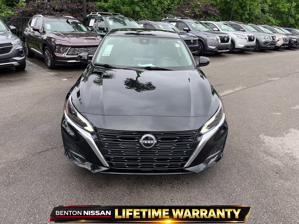 2024 Super Black Clearcoat Nissan Altima 2.5 SV FWD Sedan