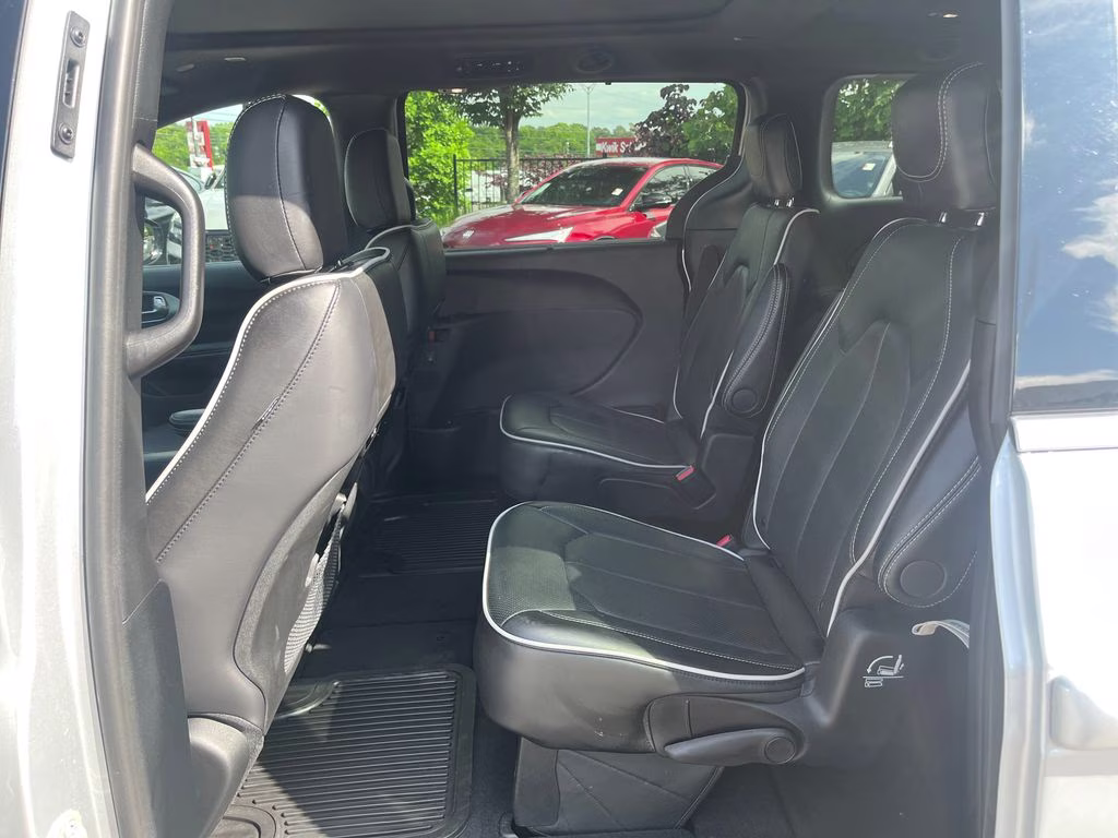 2026 Silver Mist Clearcoat Chrysler Pacifica Limited FWD Van
