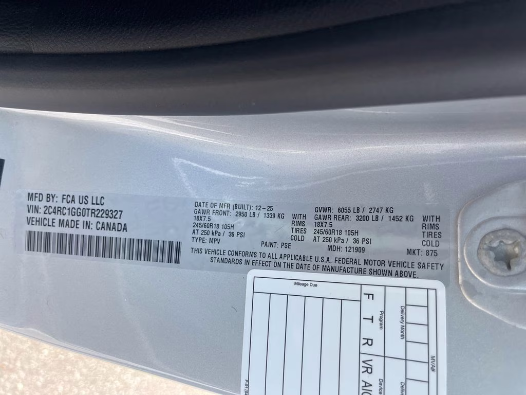 2026 Silver Mist Clearcoat Chrysler Pacifica Limited FWD Van