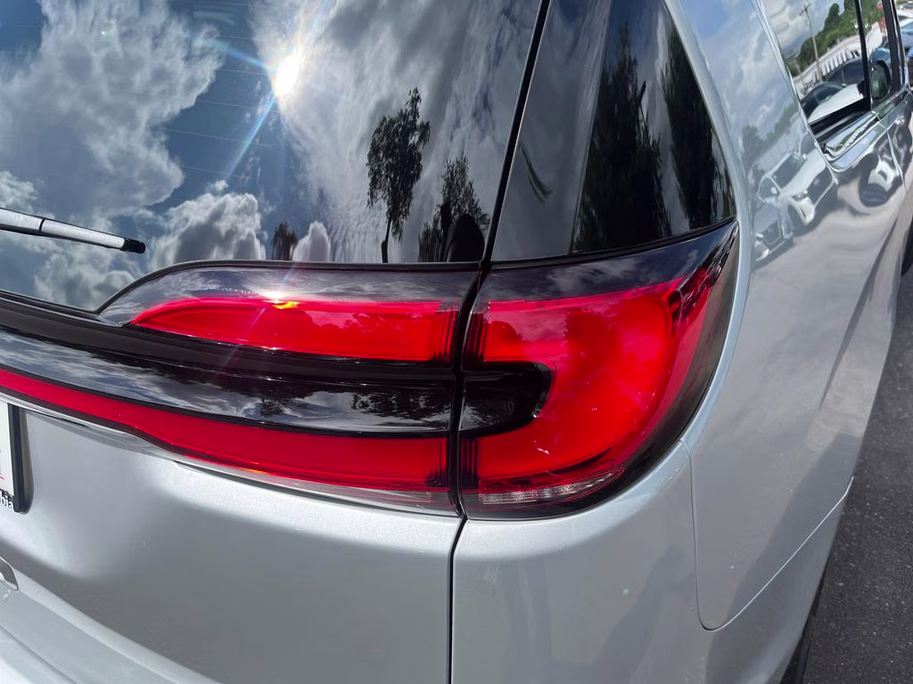 2026 Silver Mist Clearcoat Chrysler Pacifica Limited FWD Van