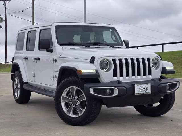 2019 Bright White Clearcoat Jeep Wrangler Unlimited Sahara 4X4 SUV