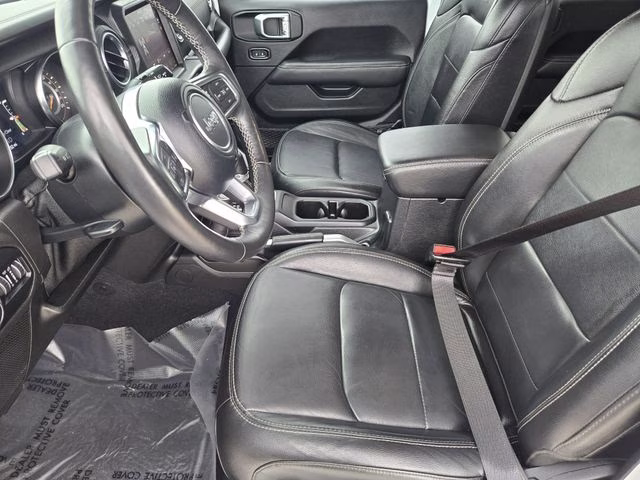 2019 Bright White Clearcoat Jeep Wrangler Unlimited Sahara 4X4 SUV
