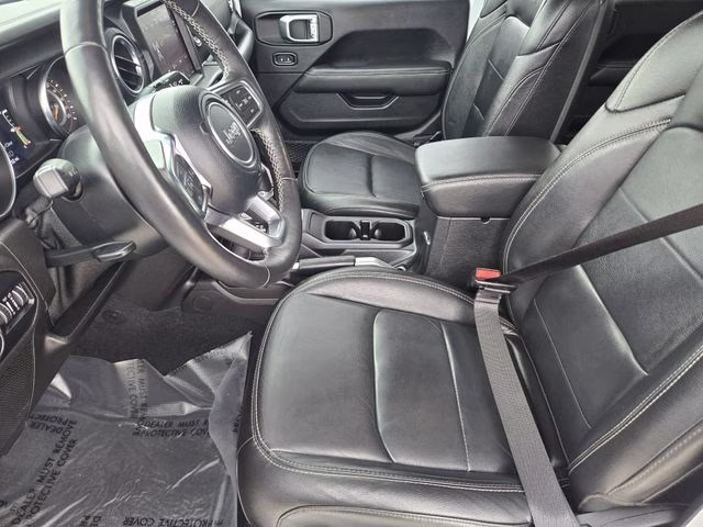 2019 Bright White Clearcoat Jeep Wrangler Unlimited Sahara 4X4 SUV