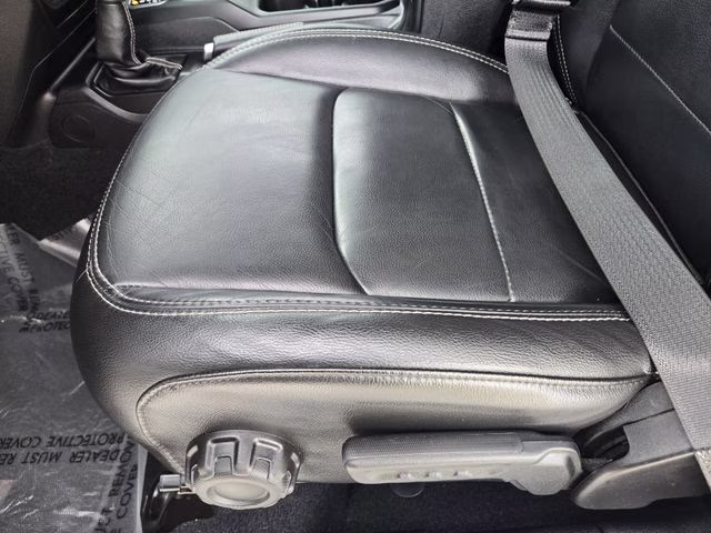 2019 Bright White Clearcoat Jeep Wrangler Unlimited Sahara 4X4 SUV