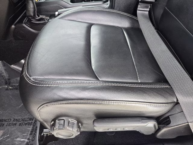 2019 Bright White Clearcoat Jeep Wrangler Unlimited Sahara 4X4 SUV