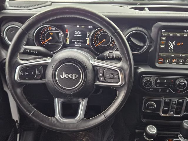 2019 Bright White Clearcoat Jeep Wrangler Unlimited Sahara 4X4 SUV