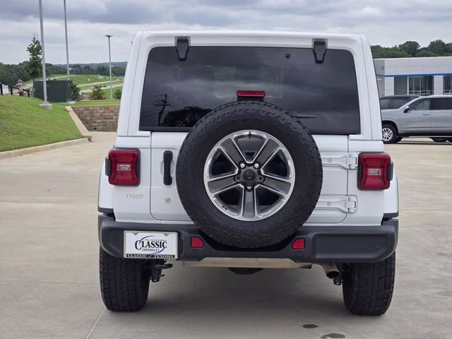 2019 Bright White Clearcoat Jeep Wrangler Unlimited Sahara 4X4 SUV