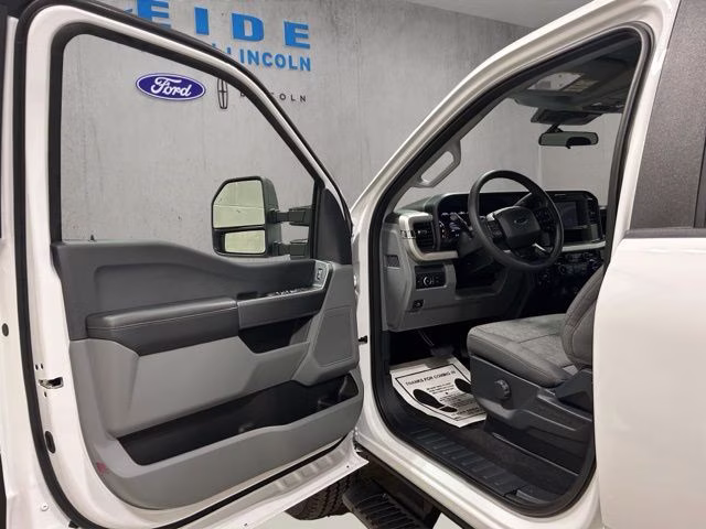 2026 Oxford White Ford Super Duty F-250 SRW XL 4X4 Truck