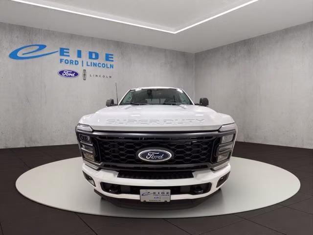 2026 Oxford White Ford Super Duty F-250 SRW XL 4X4 Truck