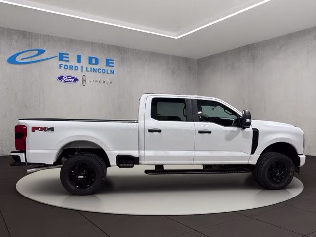 2026 Oxford White Ford Super Duty F-250 SRW XL 4X4 Truck