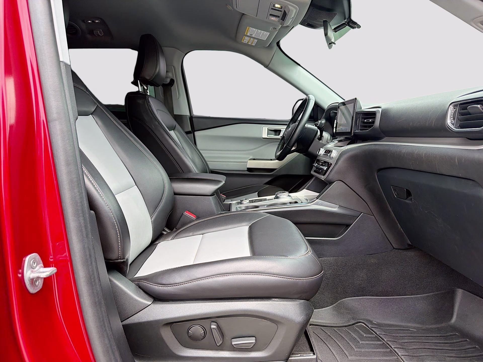 2022 Rapid Red Metallic Tinted Clearcoat Ford Explorer XLT 4X4 SUV