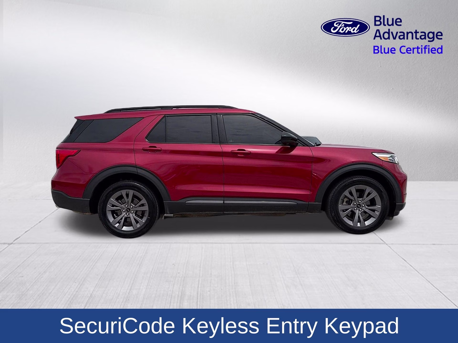 2022 Rapid Red Metallic Tinted Clearcoat Ford Explorer XLT 4X4 SUV