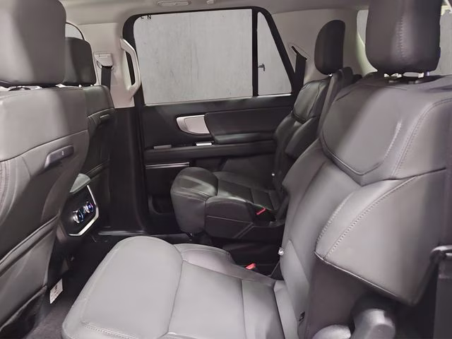 2026 Space Silver Metallic Ford Expedition Max Active 4X4 SUV