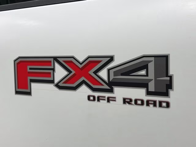 2026 Oxford White Ford Super Duty F-250 SRW XL 4X4 Truck