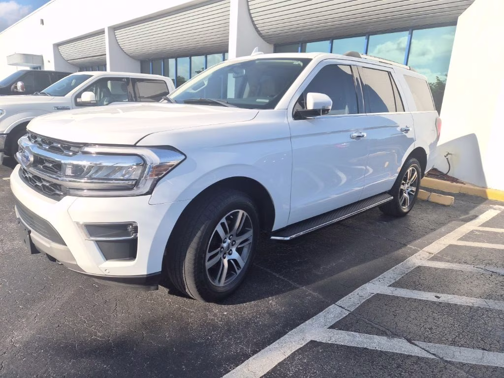 2022 White Ford Expedition Limited 4X4 SUV