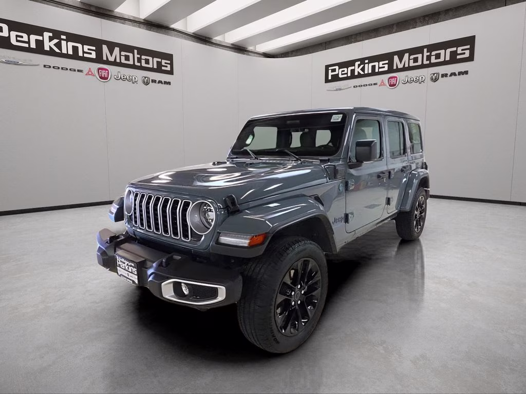 2025 Anvil Clear Coat Jeep Wrangler 4xe Sahara 4X4 SUV