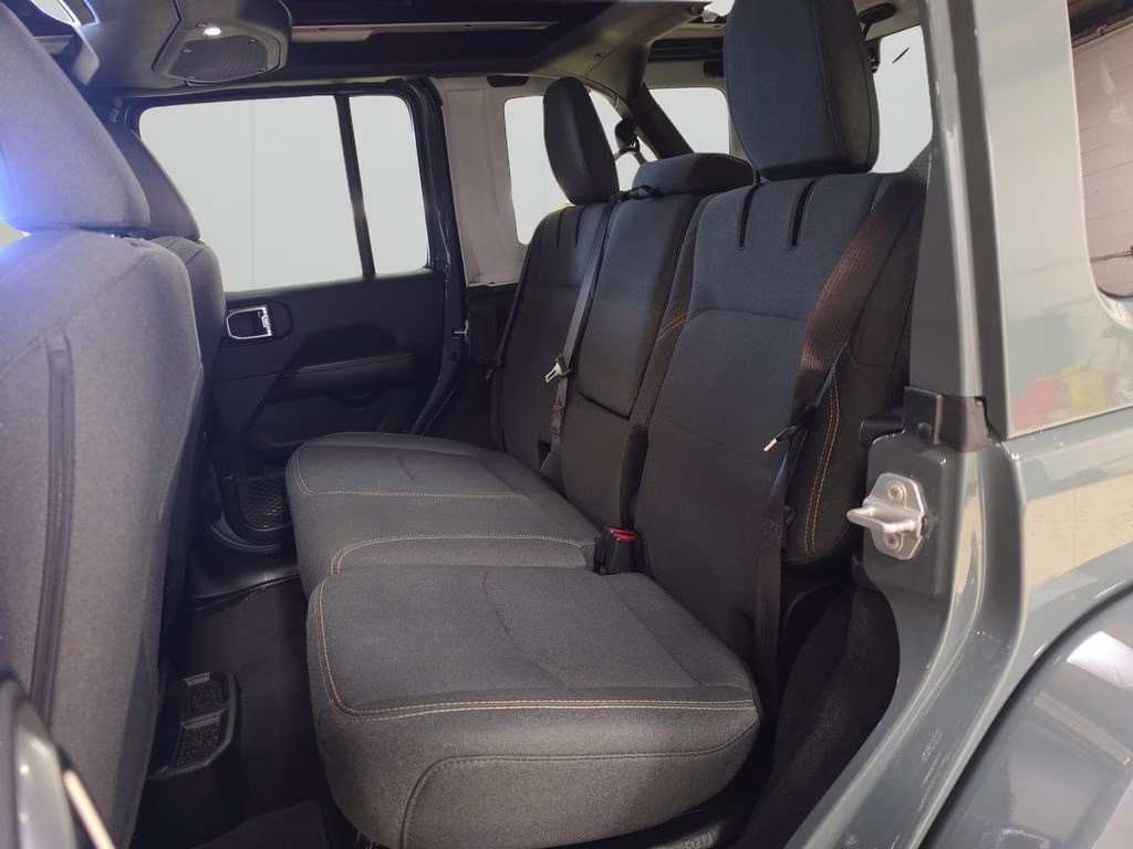 2025 Anvil Clear Coat Jeep Wrangler 4xe Sahara 4X4 SUV
