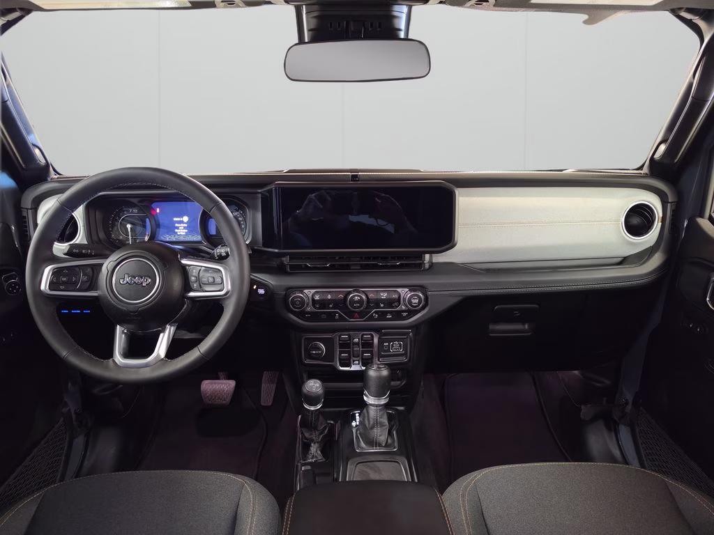 2025 Anvil Clear Coat Jeep Wrangler 4xe Sahara 4X4 SUV