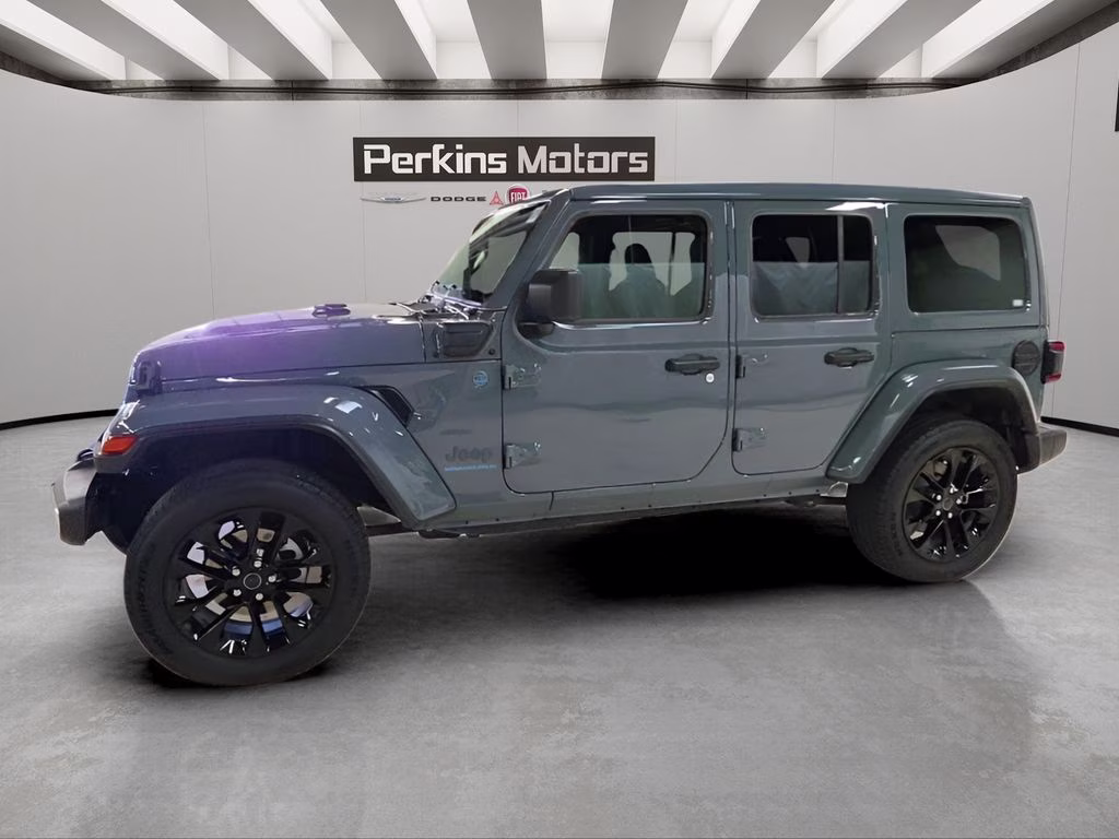 2025 Anvil Clear Coat Jeep Wrangler 4xe Sahara 4X4 SUV