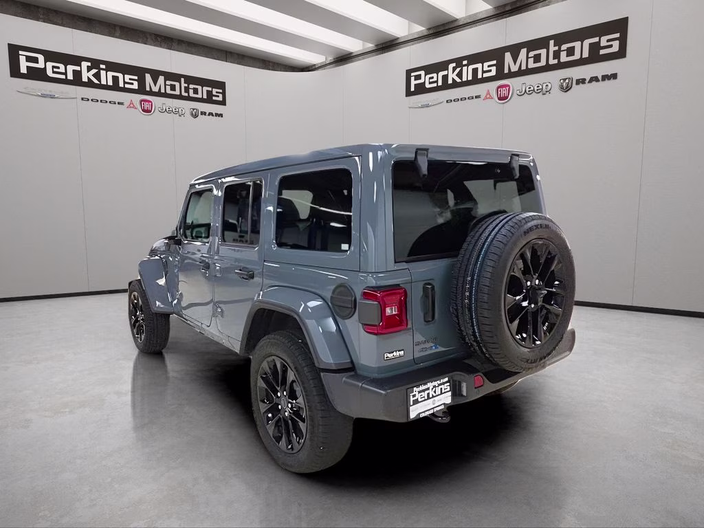 2025 Anvil Clear Coat Jeep Wrangler 4xe Sahara 4X4 SUV