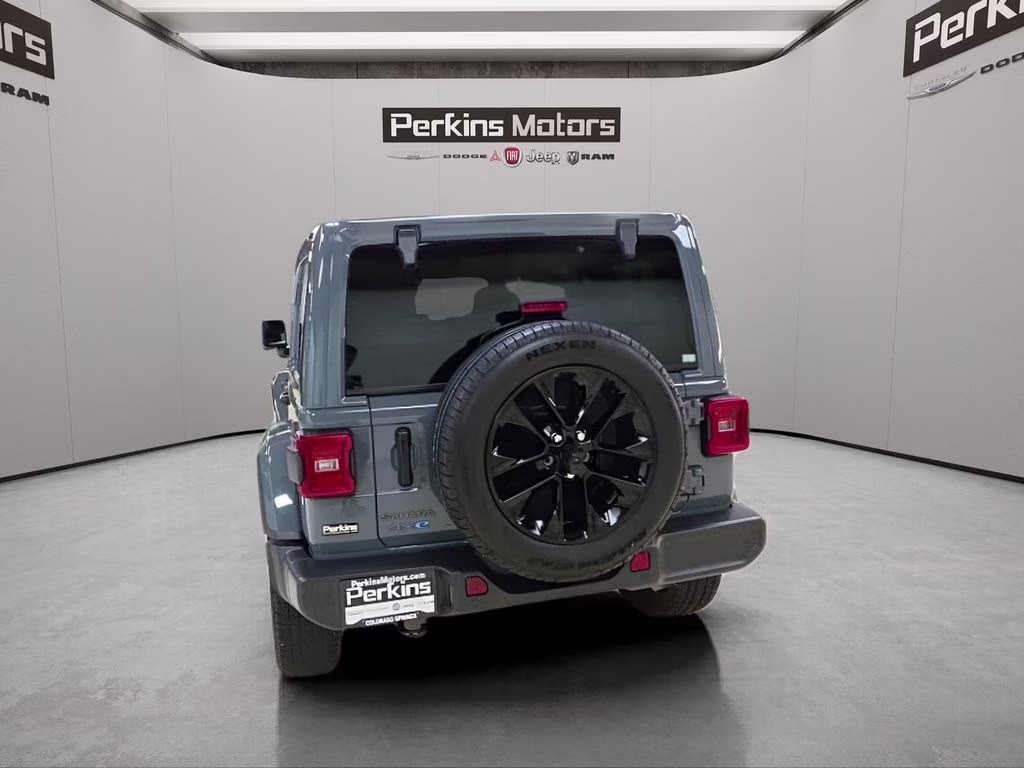 2025 Anvil Clear Coat Jeep Wrangler 4xe Sahara 4X4 SUV