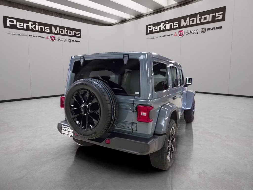 2025 Anvil Clear Coat Jeep Wrangler 4xe Sahara 4X4 SUV
