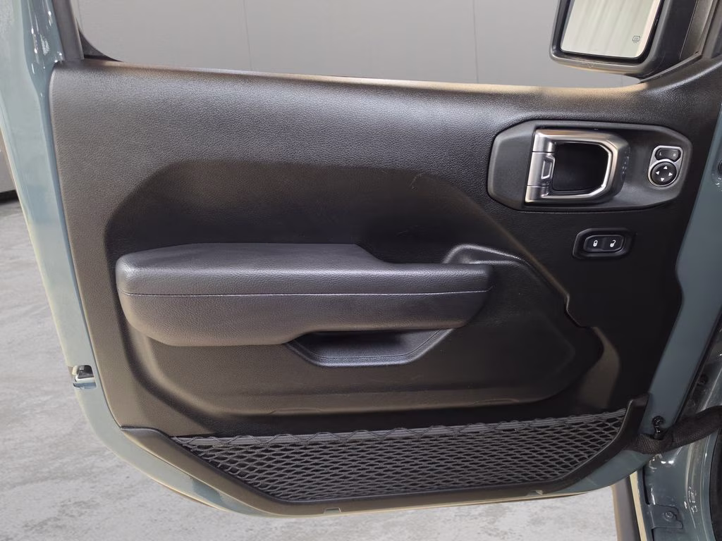 2025 Anvil Clear Coat Jeep Wrangler 4xe Rubicon 4X4 SUV