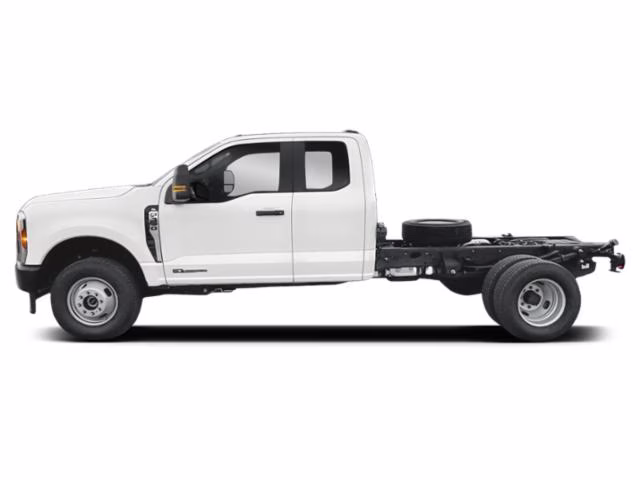 2026 Oxford White Ford Super Duty F-350 DRW XL 4X4 Chassis