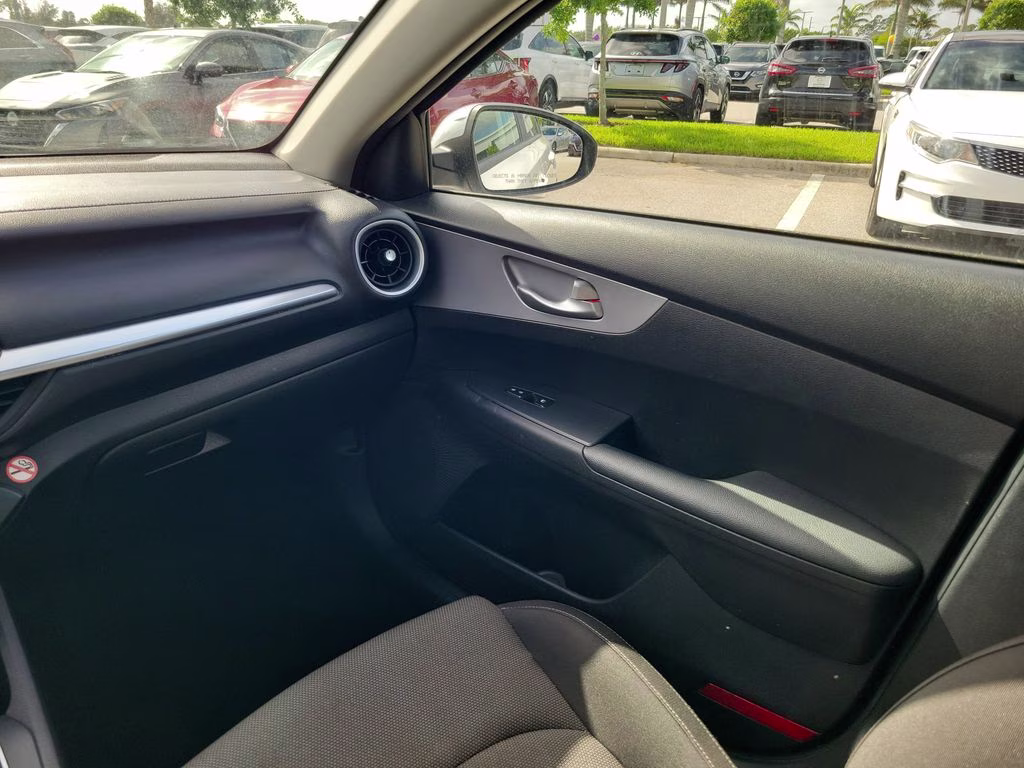 2023 Snow White Pearl Kia Forte LXS FWD Sedan