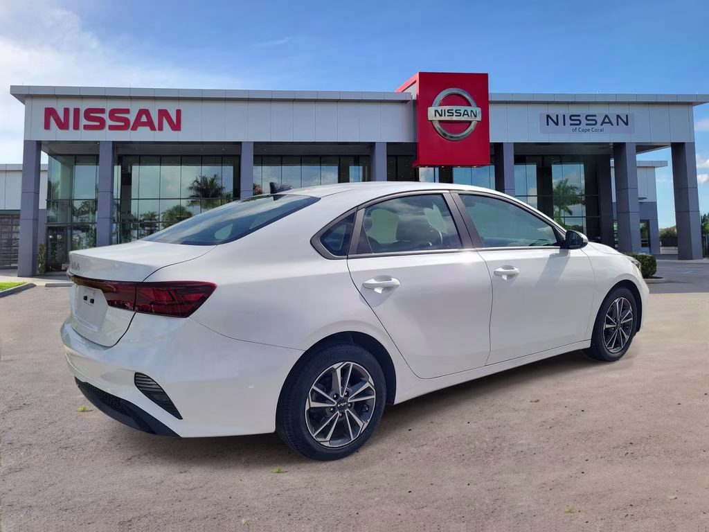 2023 Snow White Pearl Kia Forte LXS FWD Sedan