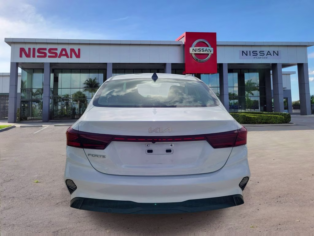 2023 Snow White Pearl Kia Forte LXS FWD Sedan