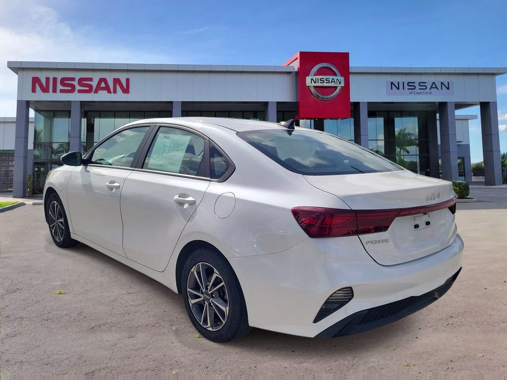2023 Snow White Pearl Kia Forte LXS FWD Sedan