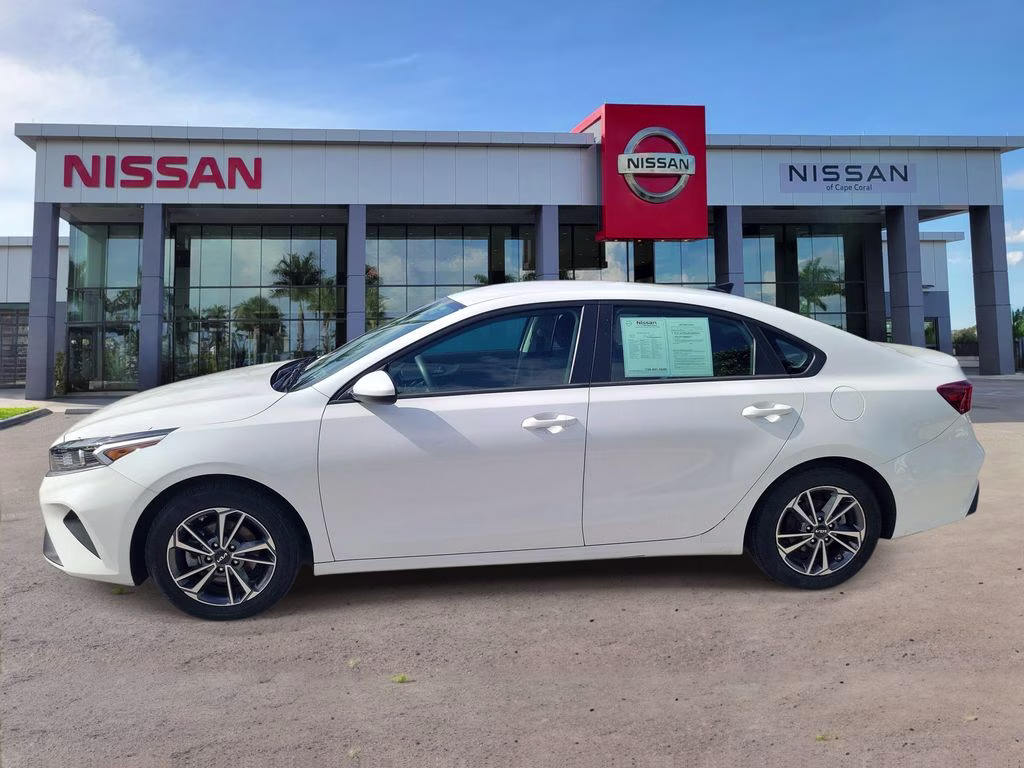 2023 Snow White Pearl Kia Forte LXS FWD Sedan