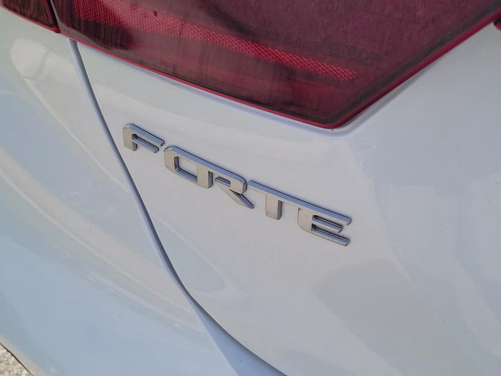 2023 Snow White Pearl Kia Forte LXS FWD Sedan