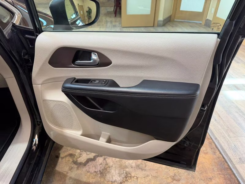 2024 Black Chrysler Grand Caravan FWD