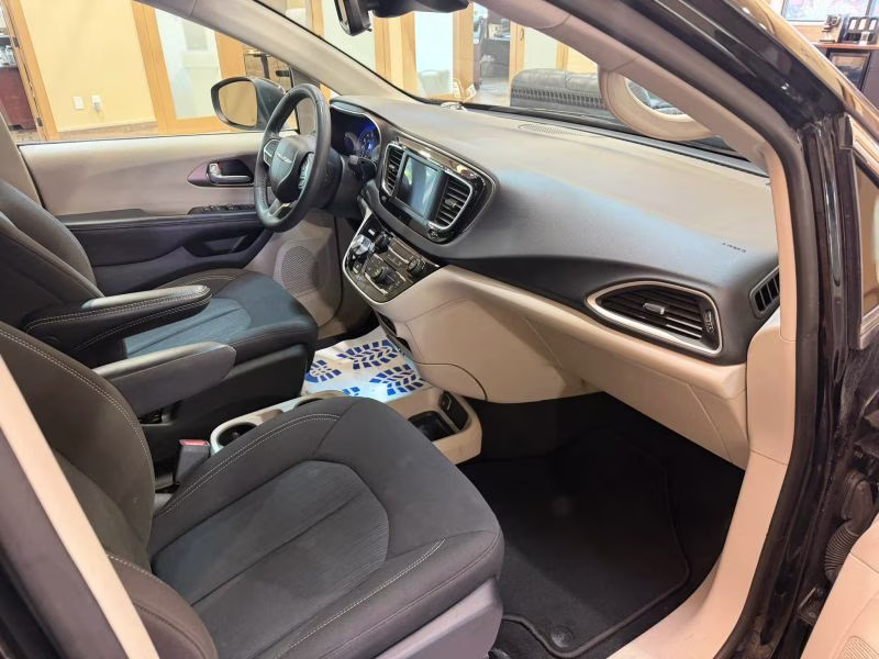 2024 Black Chrysler Grand Caravan FWD