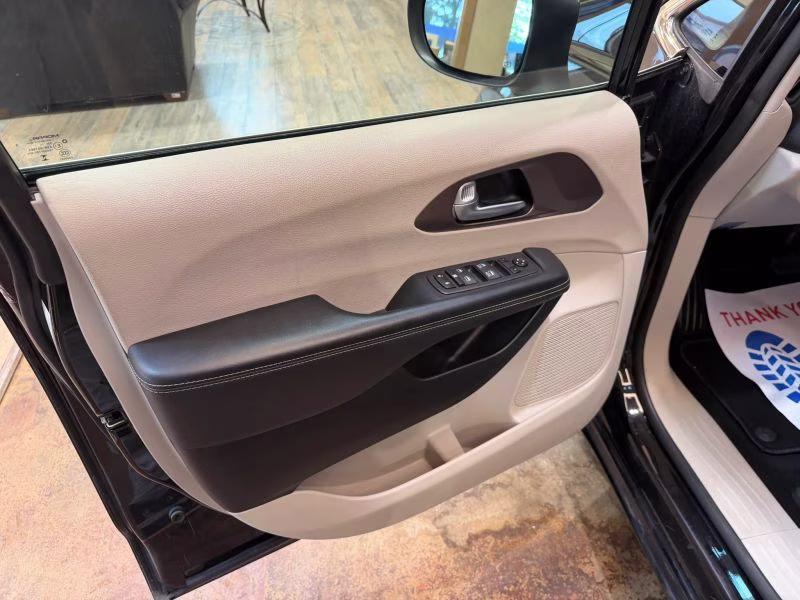 2024 Black Chrysler Grand Caravan FWD