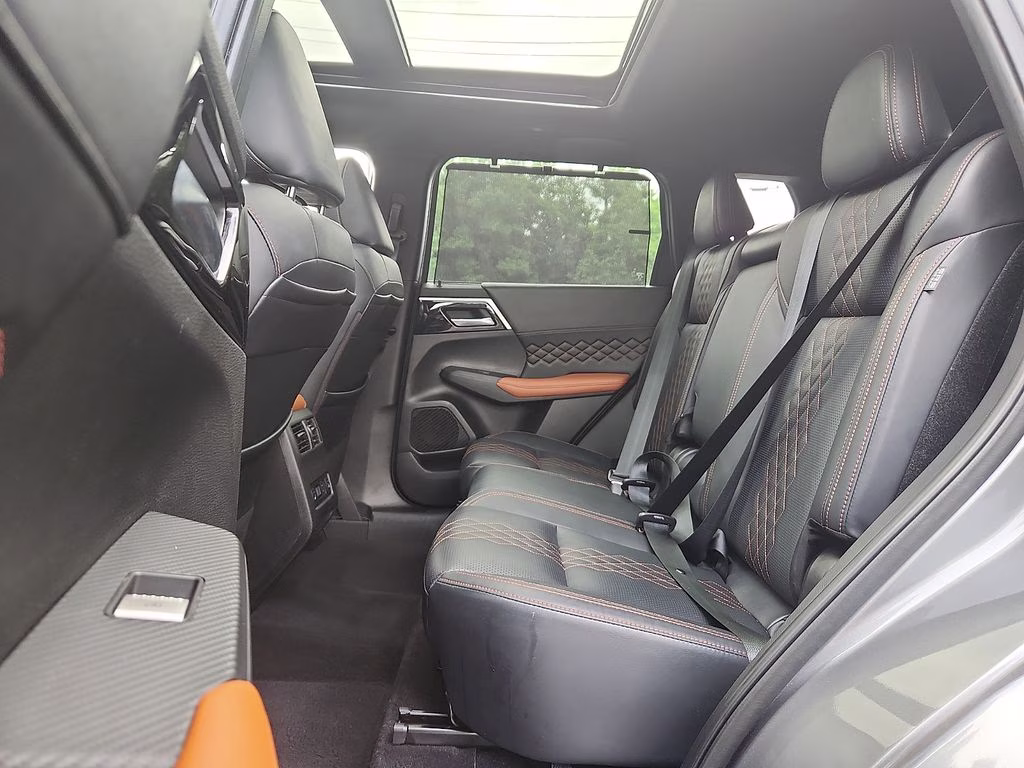 2022 Mercury Gray Metallic Mitsubishi Outlander SEL 4X4 SUV